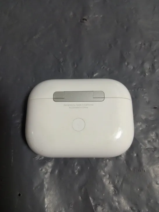 PAIR OF APPLE AIRPODS PRO 2ND GEN IN WHITE