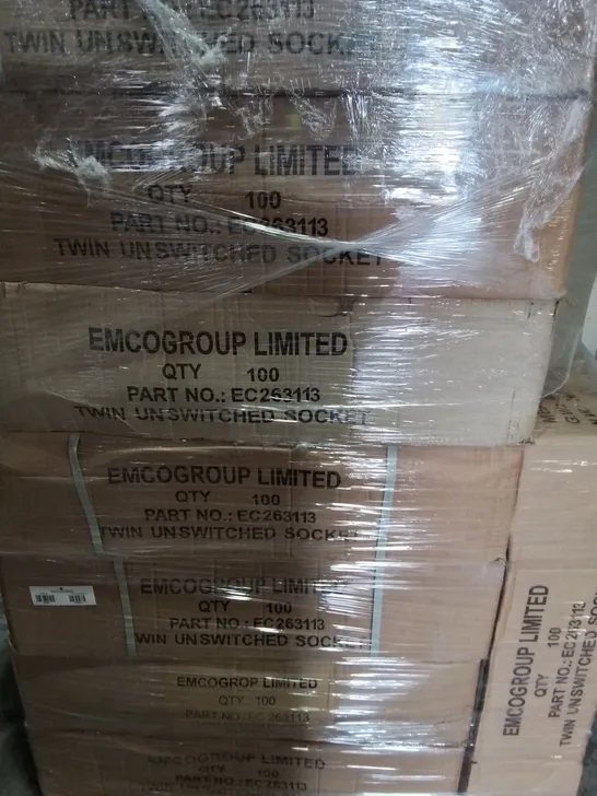 PALLET OF APPROXIMATELY 2800 OF EMCO TWIN UNSWITCHED SOCKETS - EC 263113