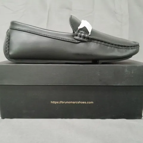 BOXED PAIR OF BRUNO MARC LOAFERS IN BLACK UK SIZE 5