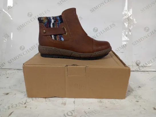 BOXED PAIR OF PAVERS SIDE ZIP LEATHER ANKLE BOOTS IN BROWN/MULTICOLOUR UK SIZE 5