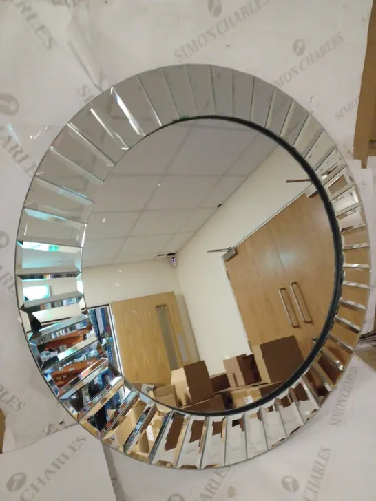 BOXED SONATA ROUND WALL MIRROR RRP £83