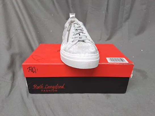 BOXED PAIR OF RUTH LANGSFORD ZIP DETAIL TRAINERS IN SILVER SIZE 8