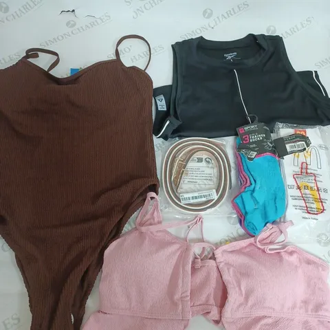 BOX OF APPROXIMATELY 30 ASSORTED CLOTHING ITEMS TO INCUDE - SOCKS , BELT , SWIMSUIT ETC