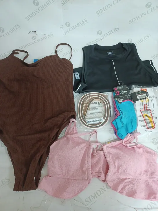 BOX OF APPROXIMATELY 30 ASSORTED CLOTHING ITEMS TO INCUDE - SOCKS , BELT , SWIMSUIT ETC