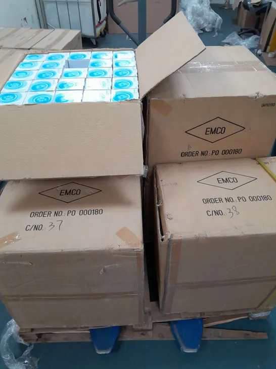 PALLET OF APPROX 300 EMCOLITE PL425 DOWNLIGHTS - COLLECTION ONLY