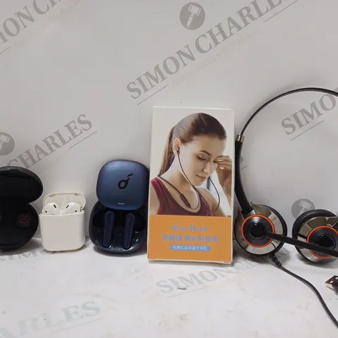 BOX OF APPROX 15 ASSORTED ITEMS TO INCLUDE -ESCAPE PODS - SOUND CORE EARPHONES - AGENT HEADSET ECT 
