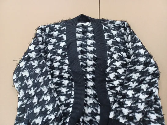 DANNII MINOGUE PETITES EYELASH CARDIGAN BLACK/WHITE XL