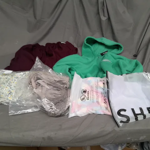 BOX OF APPROX 15 X ASSORTED ITEMS OF CLOTHING INCLUDING; HOODIE, DRESSES, PANTS ETC 