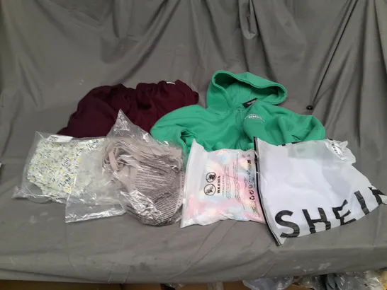 BOX OF APPROX 15 X ASSORTED ITEMS OF CLOTHING INCLUDING; HOODIE, DRESSES, PANTS ETC 