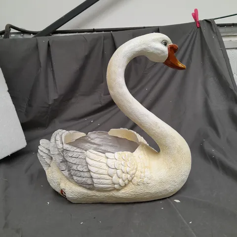 BOXED GARDEN SWAN PLANTER