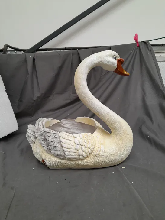 BOXED GARDEN SWAN PLANTER