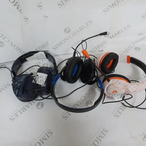 BOX OF APPROXIMATELY 10 GAMING HEAD SETS BLACK/CAMO/WHITE 