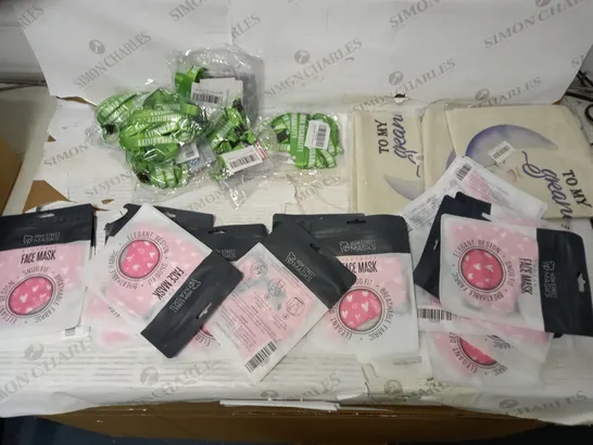 BOX OF APPROX 20 ASSORTED ITEMS TO INCLUDE FACE MASKS, DECORATIVE FABRIC AND CARD HOLDERS