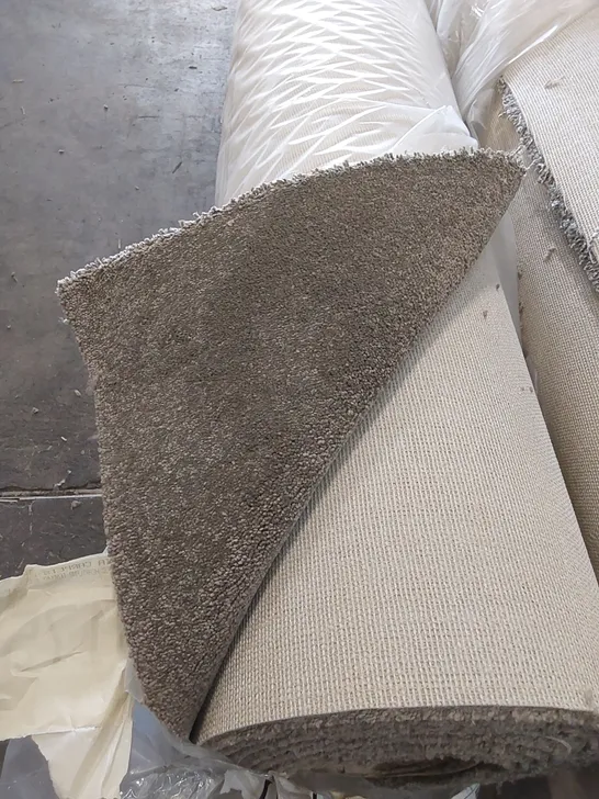 ROLL OF QUALITY EC HEARTLAND TENBURY CARPET // APPROX SIZE: 5 X 5.3m