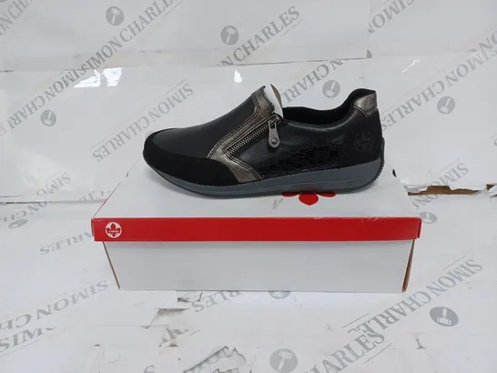 BOXED RIEKER BLACK WIDEZIP TRAINERS- SIZE 6.5 