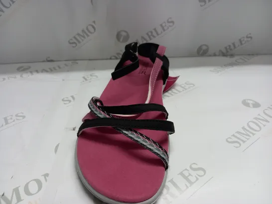 REGATTA LADY SANTA ROMA SANDALS SIZE 7