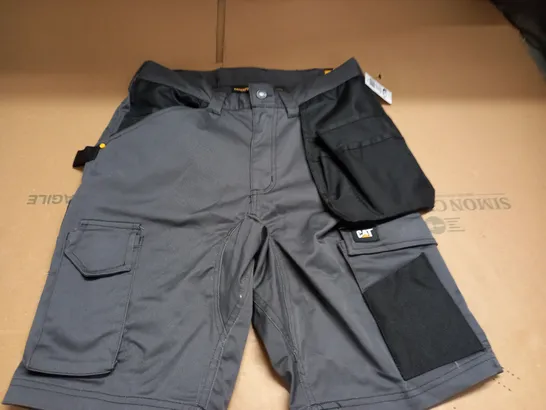 CAT ESSENTIAL STRETCH POCKET SHORTS - W32