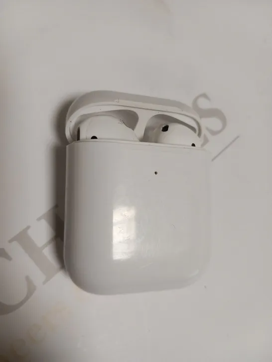 APPLE AIR PODS