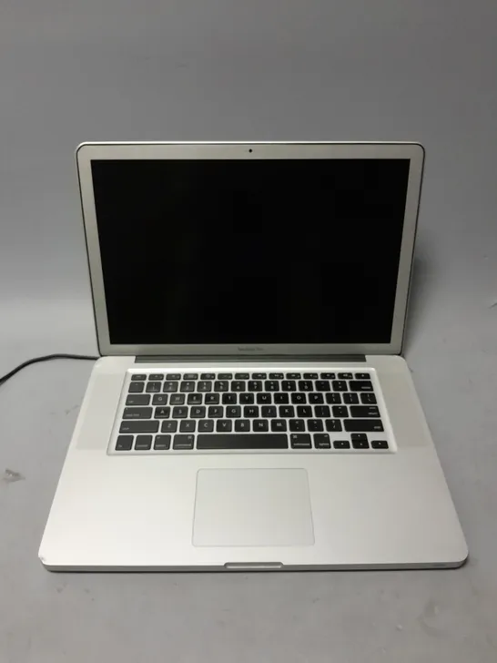 APPLE MACBOOK PRO - A1286 