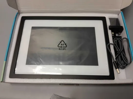 BOXED SKYLIGHT FRAME 10 INCH WIFI DIGITAL PICTURE FRAME