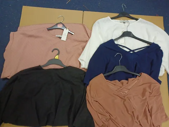 BOX OF APPROX 10 ASSORTED ITEMS OF MAISON DE NIMES CLOTHING IN VARIOUS SIZES AND STYLES 