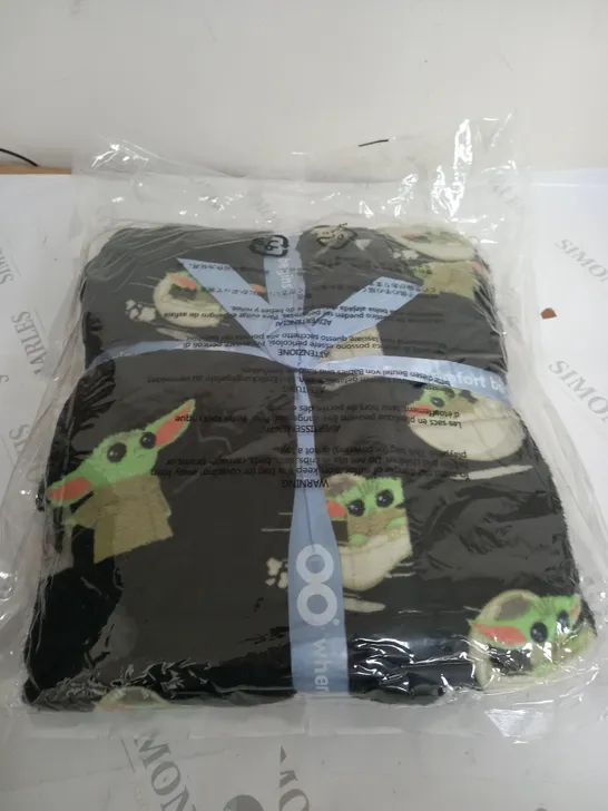 OODIE OVERSIZED WEARABLE BLANKET - BABY YODA