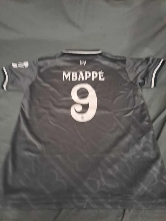 REAL MADRID FC AWAY SHIRT WITH MPABBE 9 SIZE 28