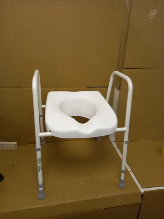 NRS HEALTHCARE M66625 MOWBRAY TOILET SEAT AND FRAME LITE