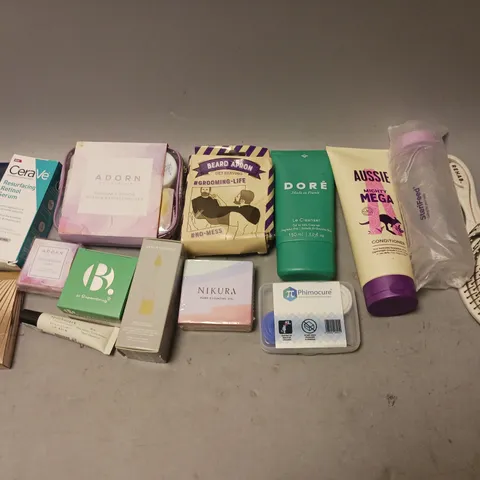 BOX OF APPROXIMATELY 15 COSMETIC ITEMS TO INCLUDE - COMB, AUSSIE CONDITIONER, GRROMING APRON, AND ADORN EXFOLIATING SET ETC. 