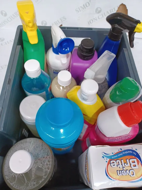 BOX OF ASSORTED CLEANING PRODUCTS 