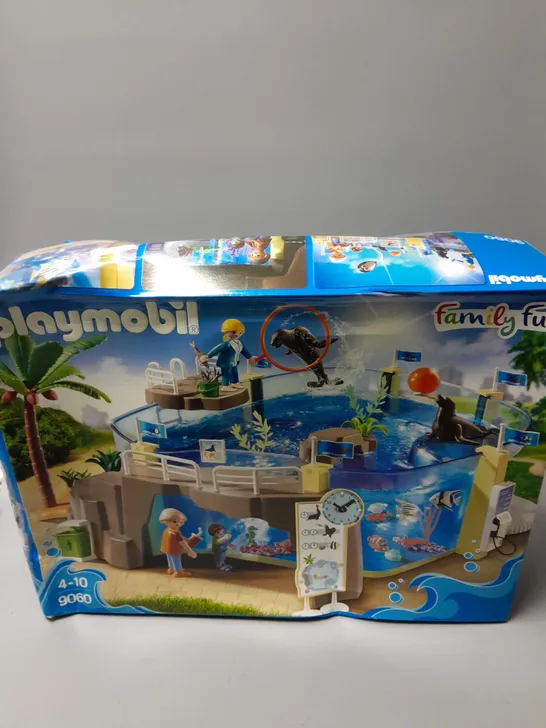 BOXED PLAYMOBIL FAMILY FUN SET - 9060