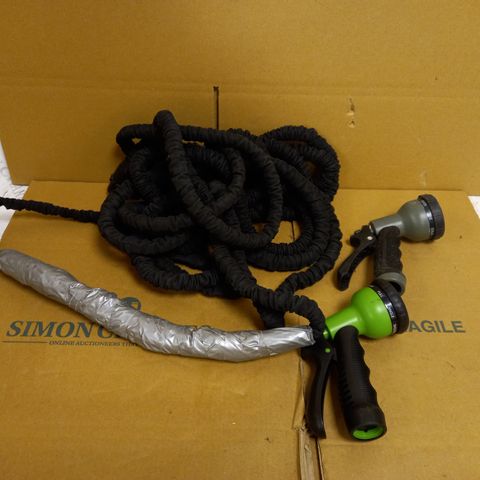 BLACK EXPANDABLE HOSE PIPE WITH TWO HOSE CONNECTORS - SIZE UNSPECIFIED