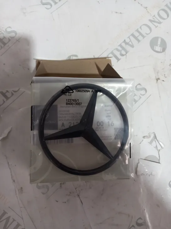 MERCEDES-BENZ ORIGINAL - TEILE GLOSS BLACK EMBLEM STAR BADGE FOR MERCEDES GLC SUV 