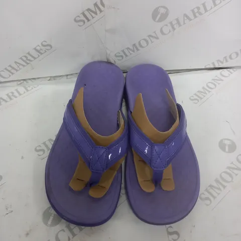 BOXED PURPLE SLIPPER SIZE 5