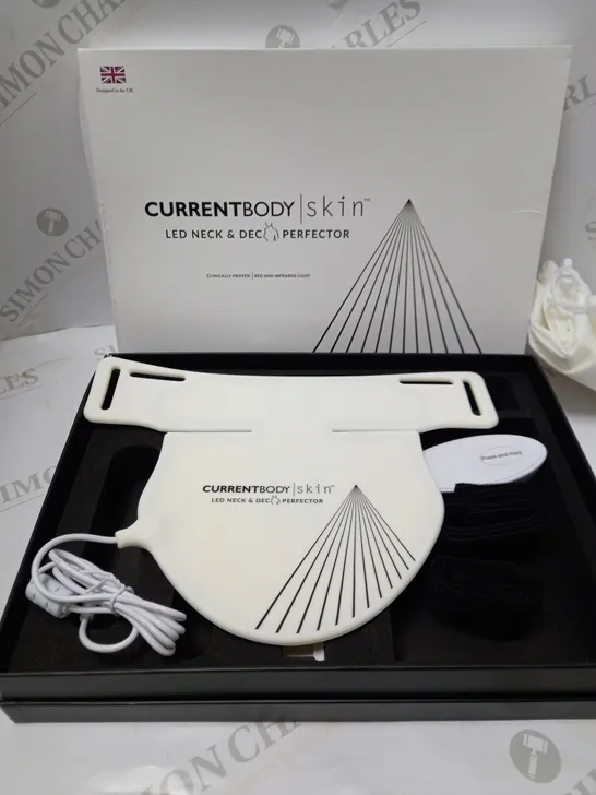 CURRENTBODY SKIN LED LIGHT THERAPY NECK & DEC PERFECTOR 