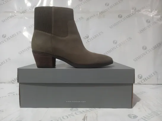 BOXED PAIR OF VIONIC LOW HEEL ANKLE BOOTS IN SAGE SIZE 7.5