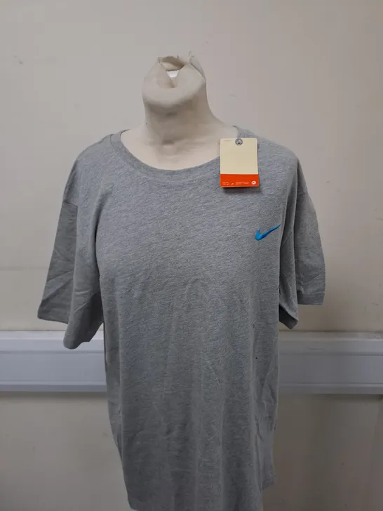 NIKE LOGO CASUAL T-SHIRT SIZE XL