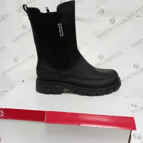 BOXED PAIR OF RIEKER BOOTS SIZE EUR 39