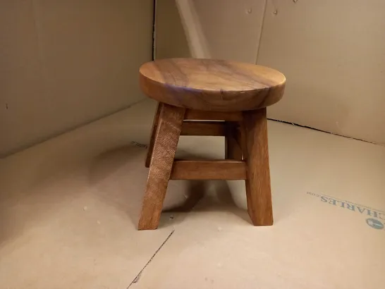 SOLID WOODEN LOW STOOL
