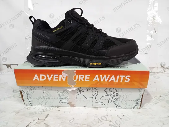 BOXED PAIR OF SKECHERS OUTDOOR SHOES IN BLACK UK SIZE 11