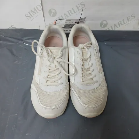 VIONIC AGILE LADIES LACE UP TRAINERS WHITE SIZE 5