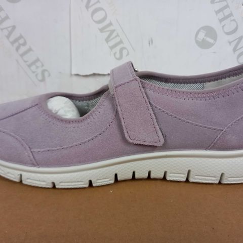 BOXED PAIR OF HOTTER SHOES (LILAC), SIZE 5 UK