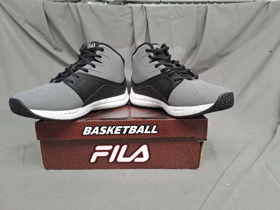 BOXED PAIR OF FILA BASKETBALL BREAKAWAY SNEAKERS IN GREY/BLACK SIZE 9