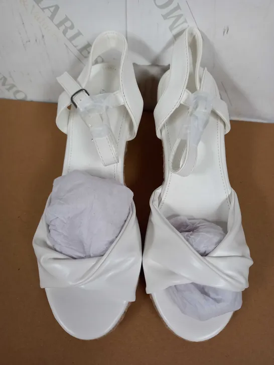 PAIR OF GLAMOROUS WEDGES (WHITE, LEATHER), SIZE 5 UK