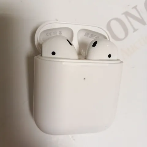 APPLE AIR PODS