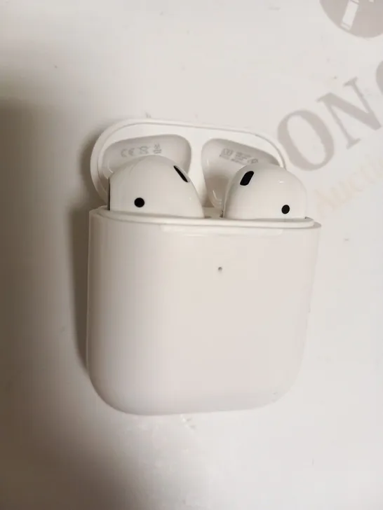 APPLE AIR PODS