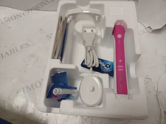 BOXED ORAL B SMART 4 TOOTHBRUSH