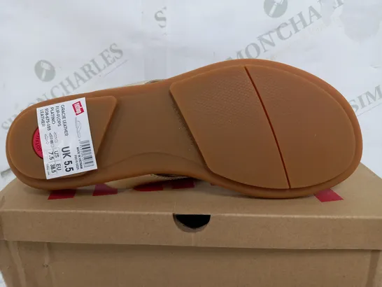 BOXED PAIR OF FITFLOP GRACIE LEATHER FLIP FLOPS IN PLATION - UK 5.5