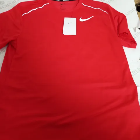 NIKE RUNNING DRI FIT RED T-SHIRT - MEDIUM