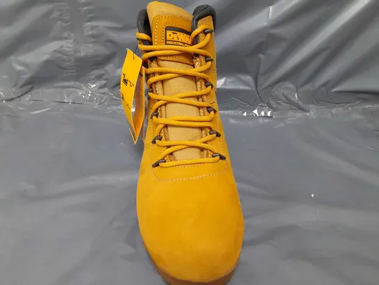 BOXED PAIR OF DEWALT ANKLE BOOTS IN CAMEL UK SIZE 12